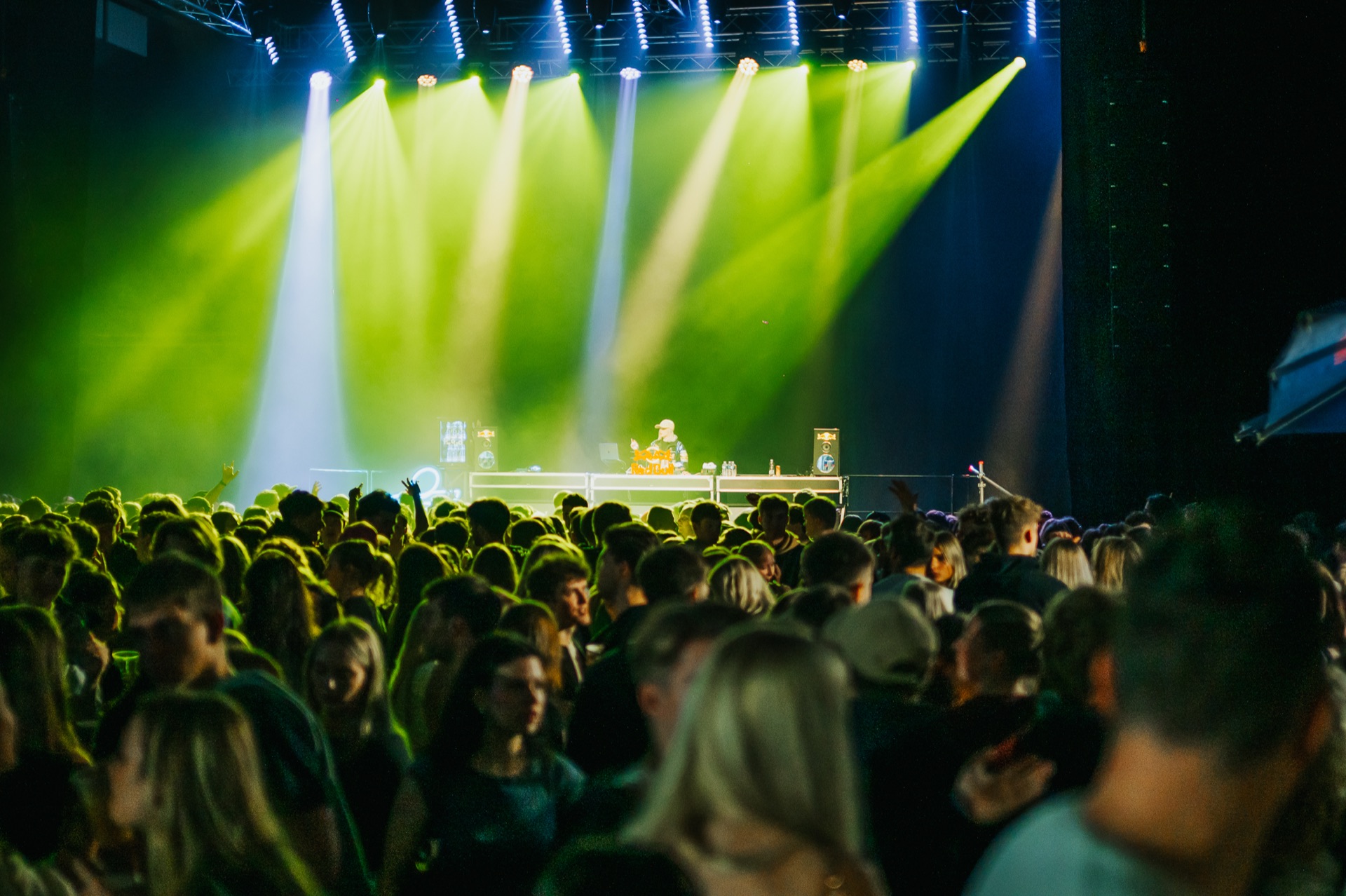 DJ a plný parket na afterparty Bitvy o Plzeň